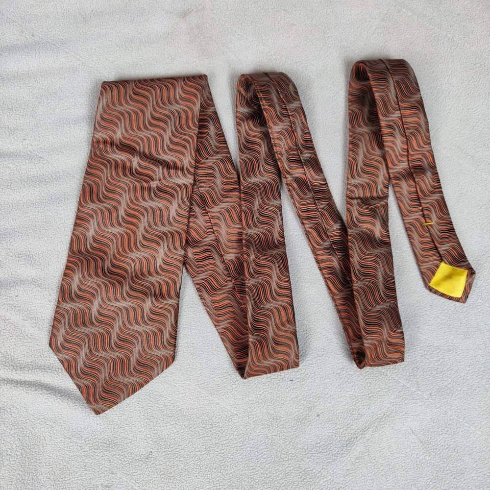 Sulka Neck Tie Silk Made‎ in France Mens Wavy Pattern Tie Orange Brown